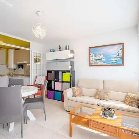 Lumineux En Centre-ville A 200m De La Plage, Vue Imprenable, Ascenseur - Fr-1-4-694 Apartment Saint-Jean-de-Luz