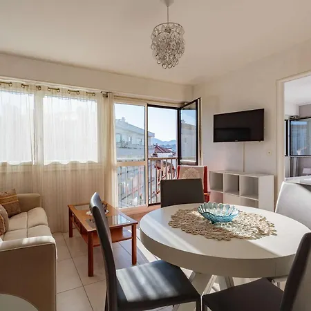 Lumineux En Centre-ville A 200m De La Plage, Vue Imprenable, Ascenseur - Fr-1-4-694 Apartment